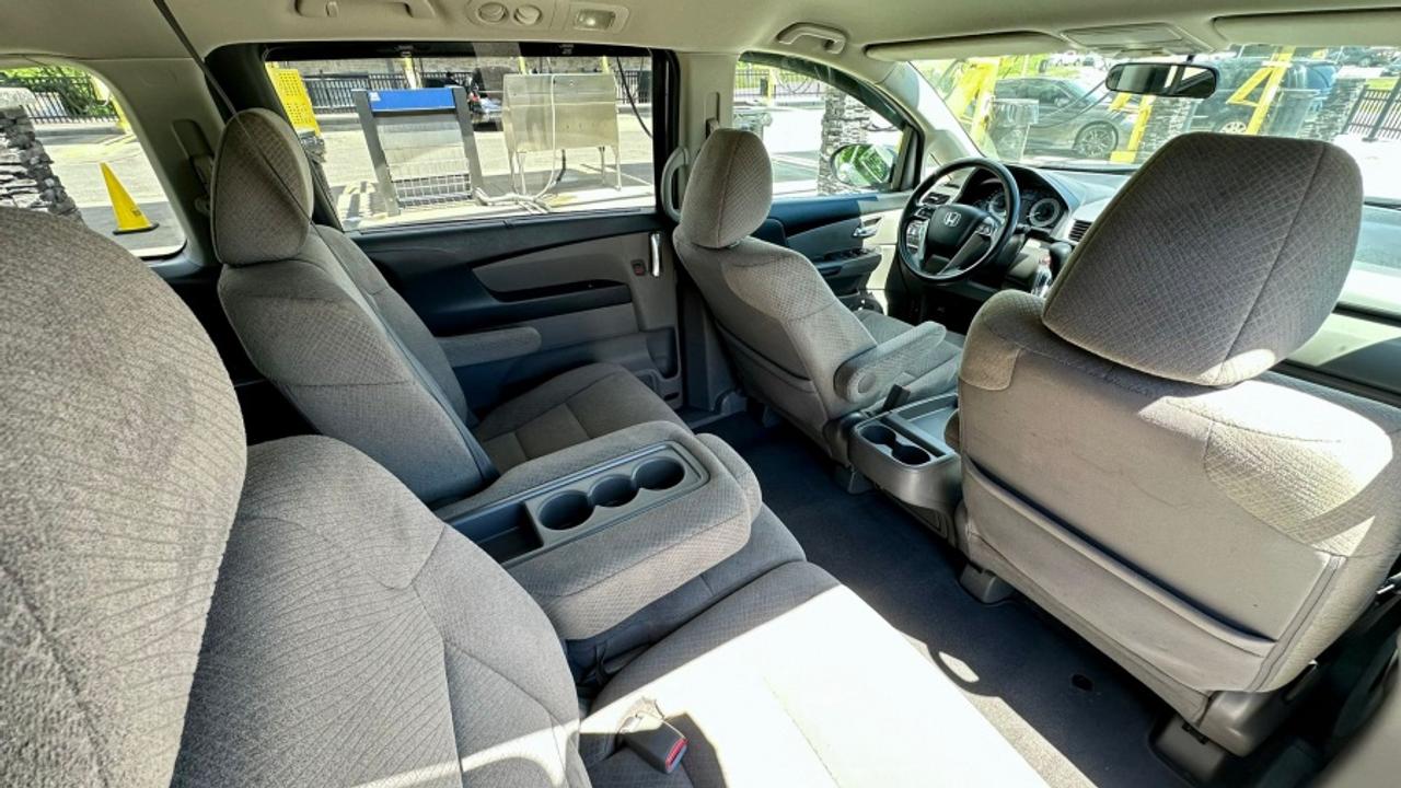 2016 Honda Odyssey * MUST SEE EX Photo