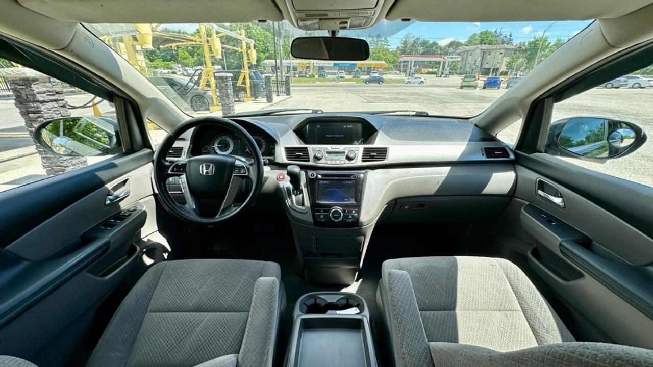 2016 Honda Odyssey * MUST SEE EX Photo