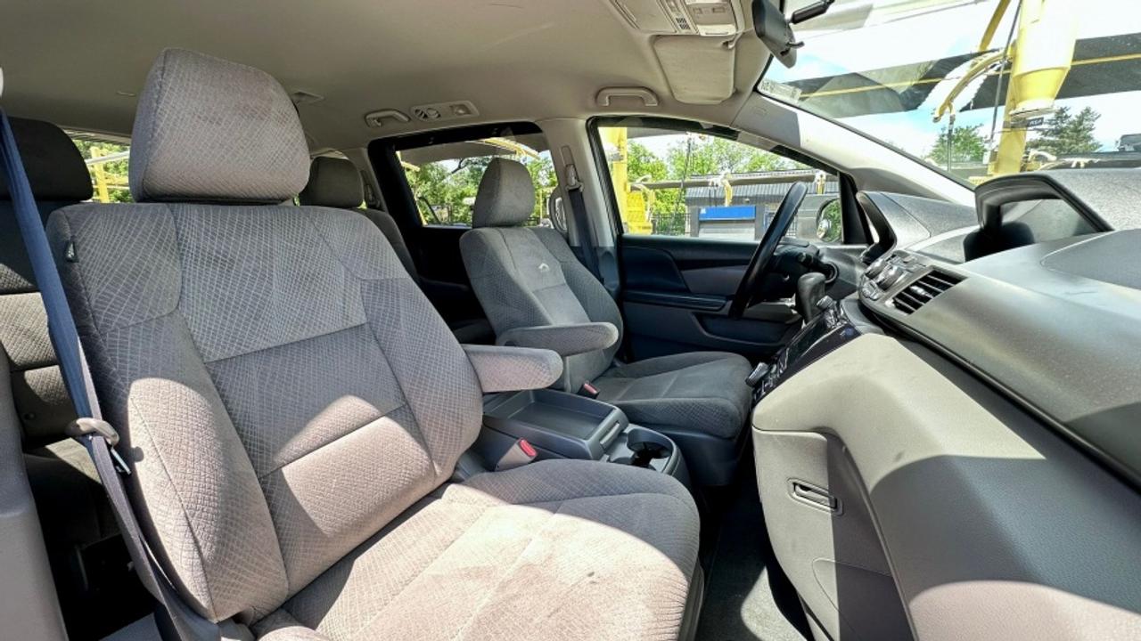 2016 Honda Odyssey * MUST SEE EX Photo