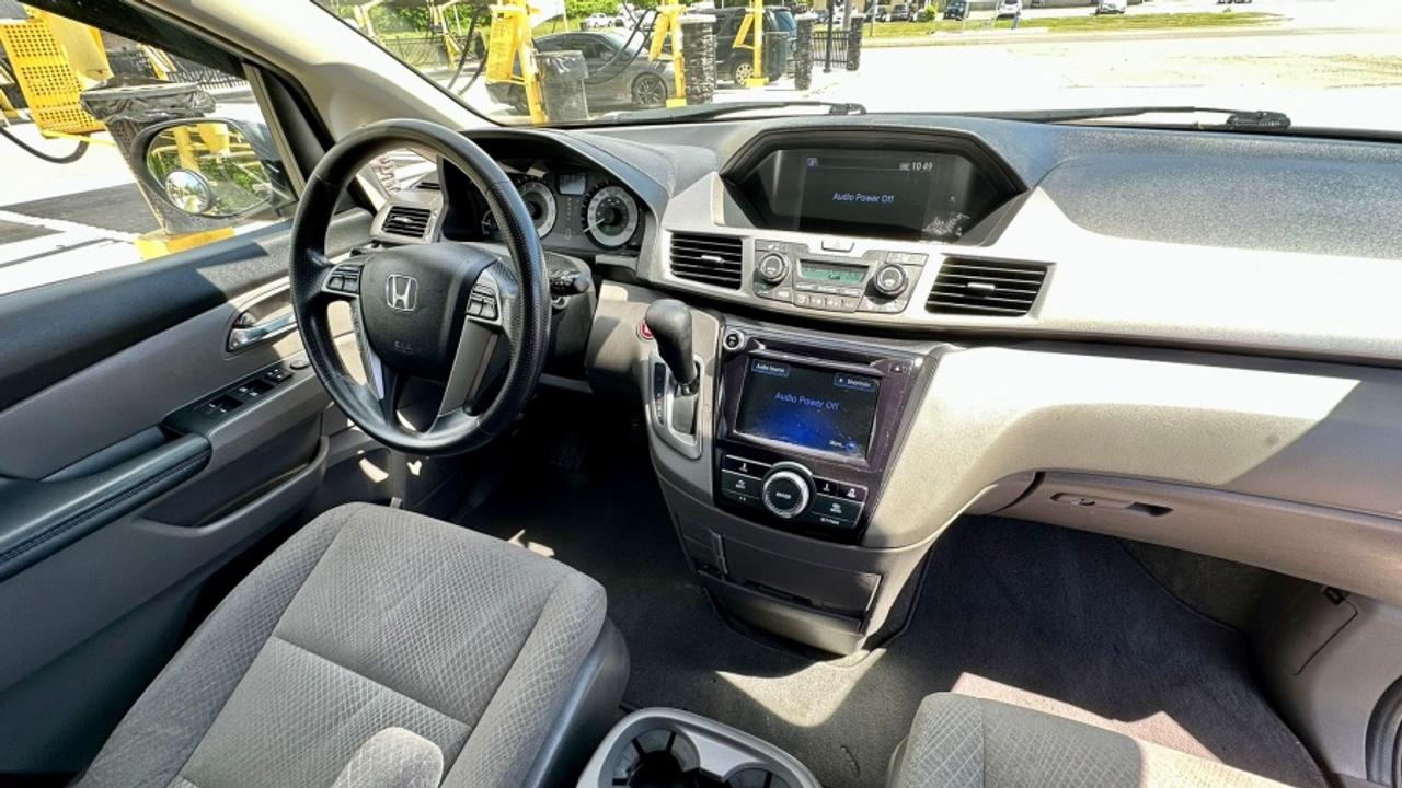 2016 Honda Odyssey * MUST SEE EX Photo