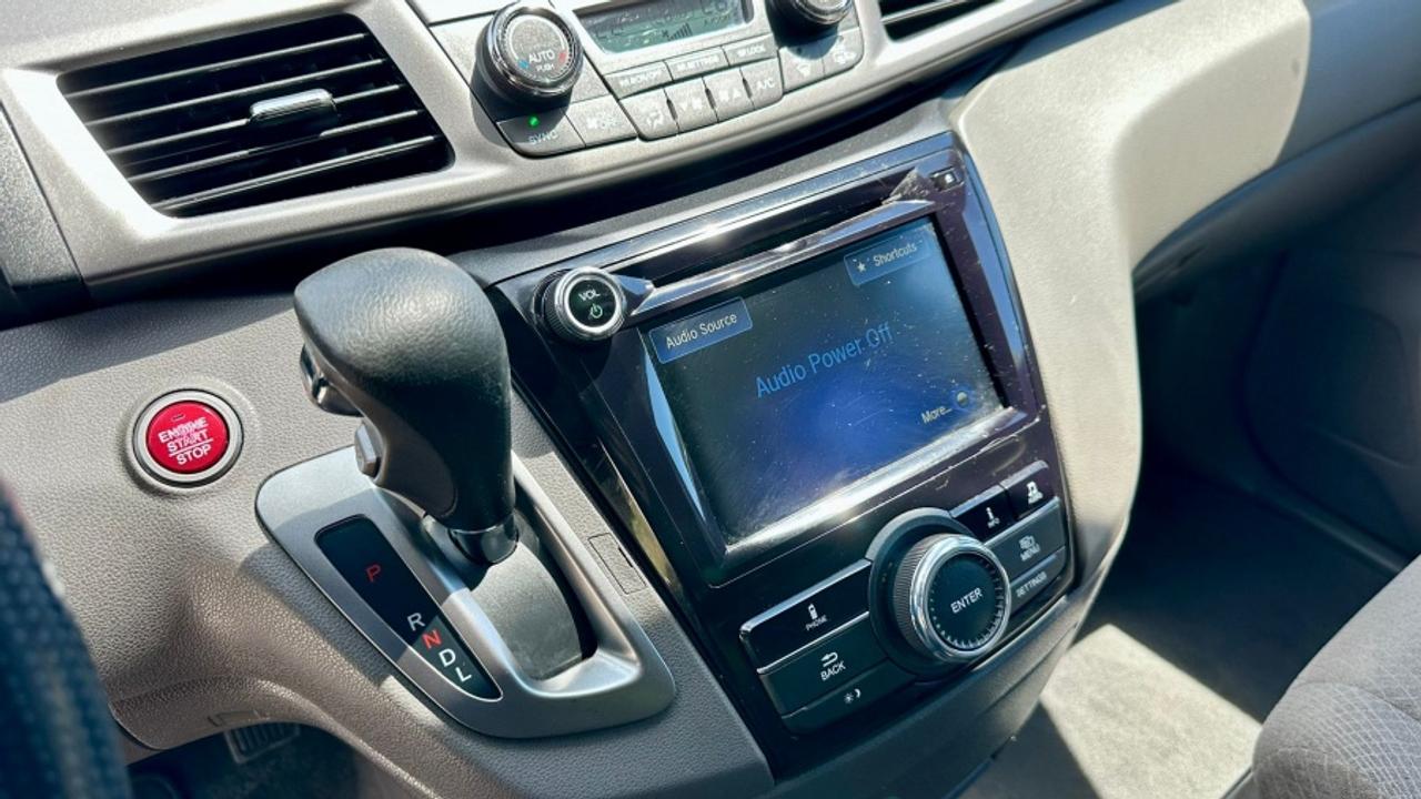 2016 Honda Odyssey * MUST SEE EX Photo