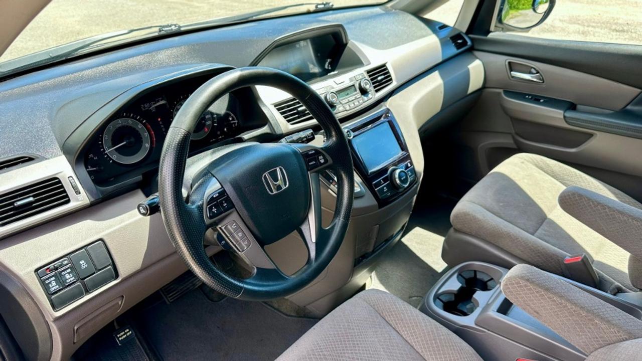 2016 Honda Odyssey * MUST SEE EX Photo