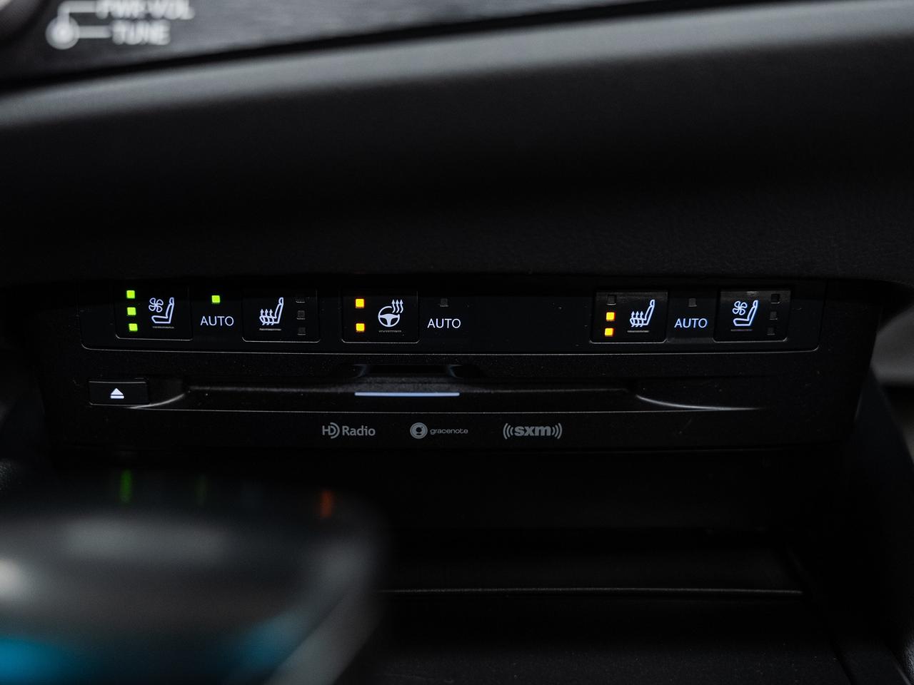 2022 Lexus ES 250 AWD | Leather | Sunroof | BSM | ACC | CarPlay