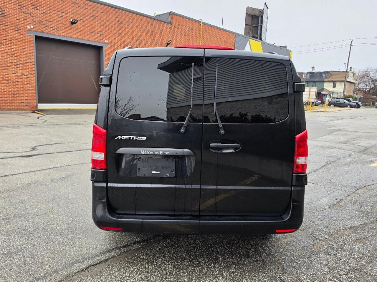 2021 Mercedes-Benz Metris Passenger Van LEATHER-7 PASSENGER-BARN DOOR-CERTIFIED Photo3