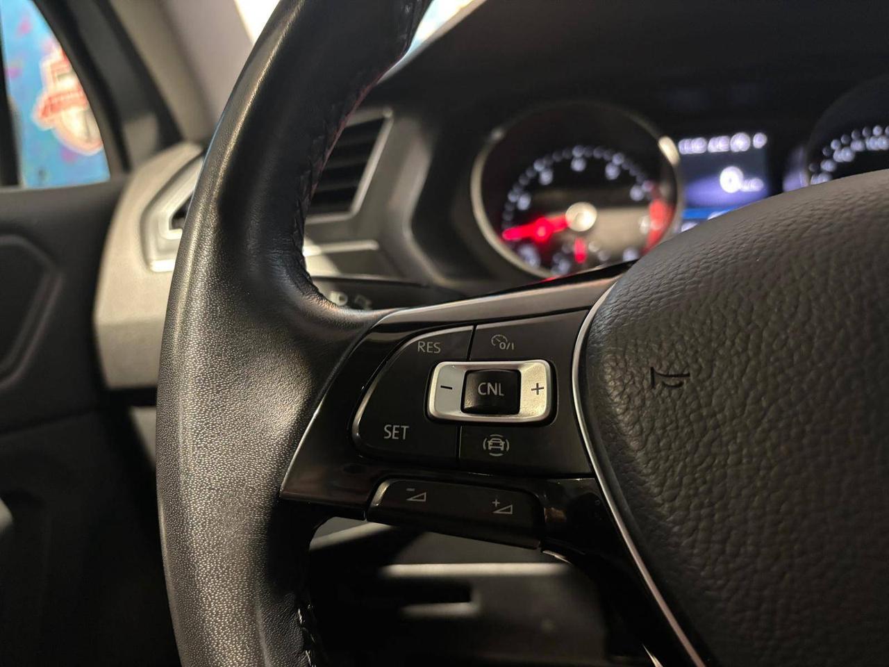 2019 Volkswagen Tiguan Comfortline 4MOTION ONE OWNER / CLEAN CARAFX / NO ACCIDENTS Photo