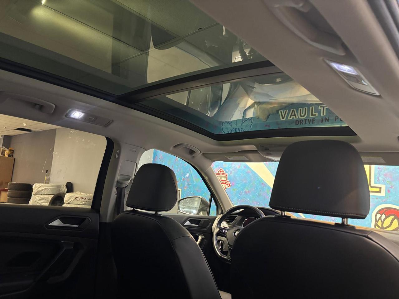 2019 Volkswagen Tiguan Comfortline 4MOTION ONE OWNER / CLEAN CARAFX / NO ACCIDENTS Photo