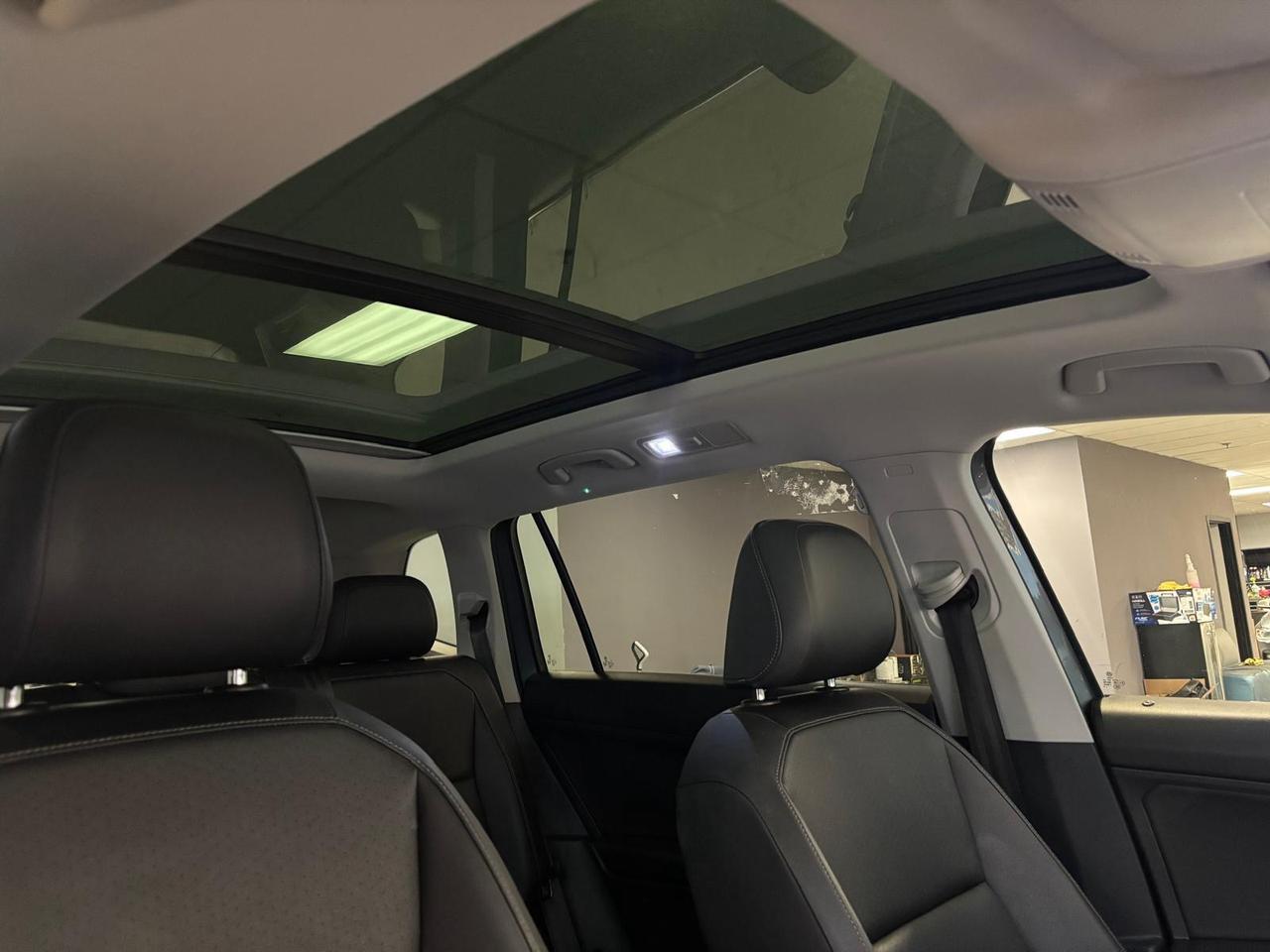 2019 Volkswagen Tiguan Comfortline 4MOTION ONE OWNER / CLEAN CARAFX / NO ACCIDENTS Photo