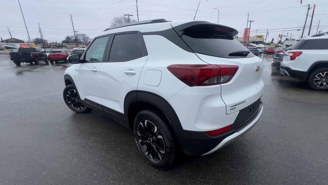 2023 Chevrolet TrailBlazer LT AWD, HEATED FRONT SEATS, CRUISE CONTROL, BACK UP CAMERA!! Photo