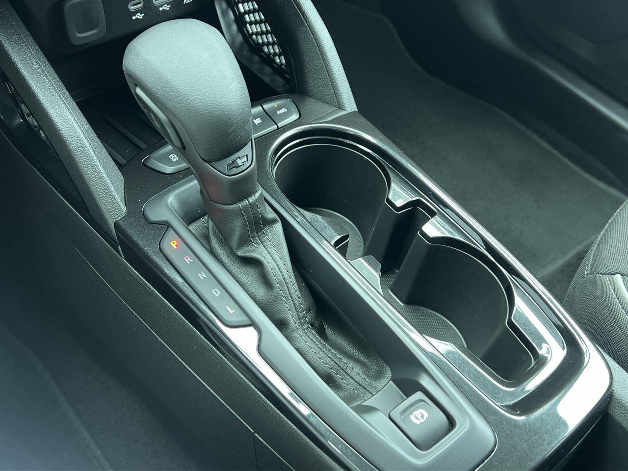 2023 Chevrolet TrailBlazer LT AWD, HEATED FRONT SEATS, CRUISE CONTROL, BACK UP CAMERA!! Photo