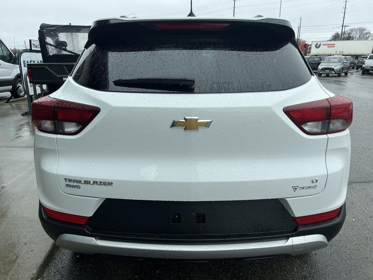 2023 Chevrolet TrailBlazer LT AWD, HEATED FRONT SEATS, CRUISE CONTROL, BACK UP CAMERA!! Photo