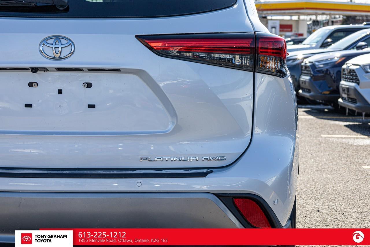 2022 Toyota Highlander LIMITED  Photo