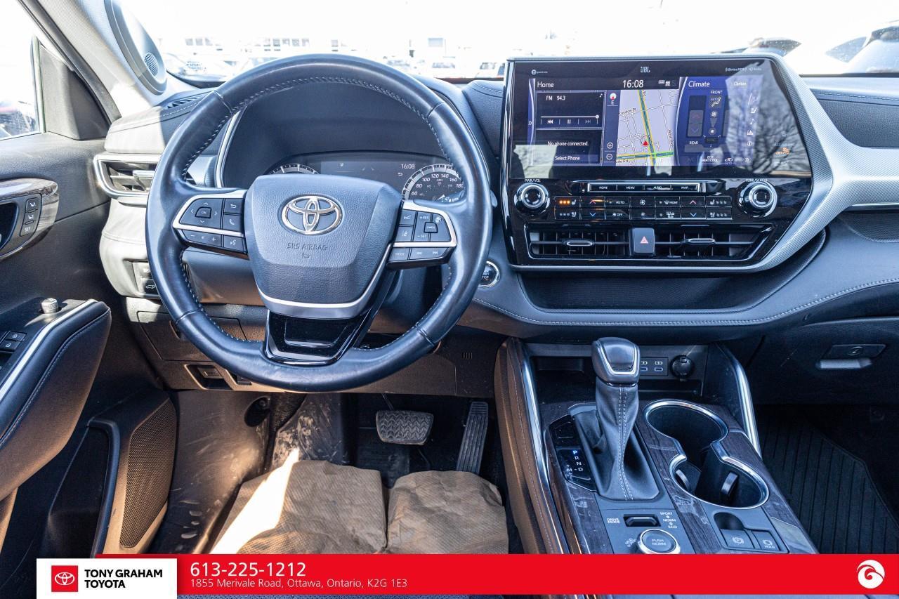 2022 Toyota Highlander LIMITED  Photo