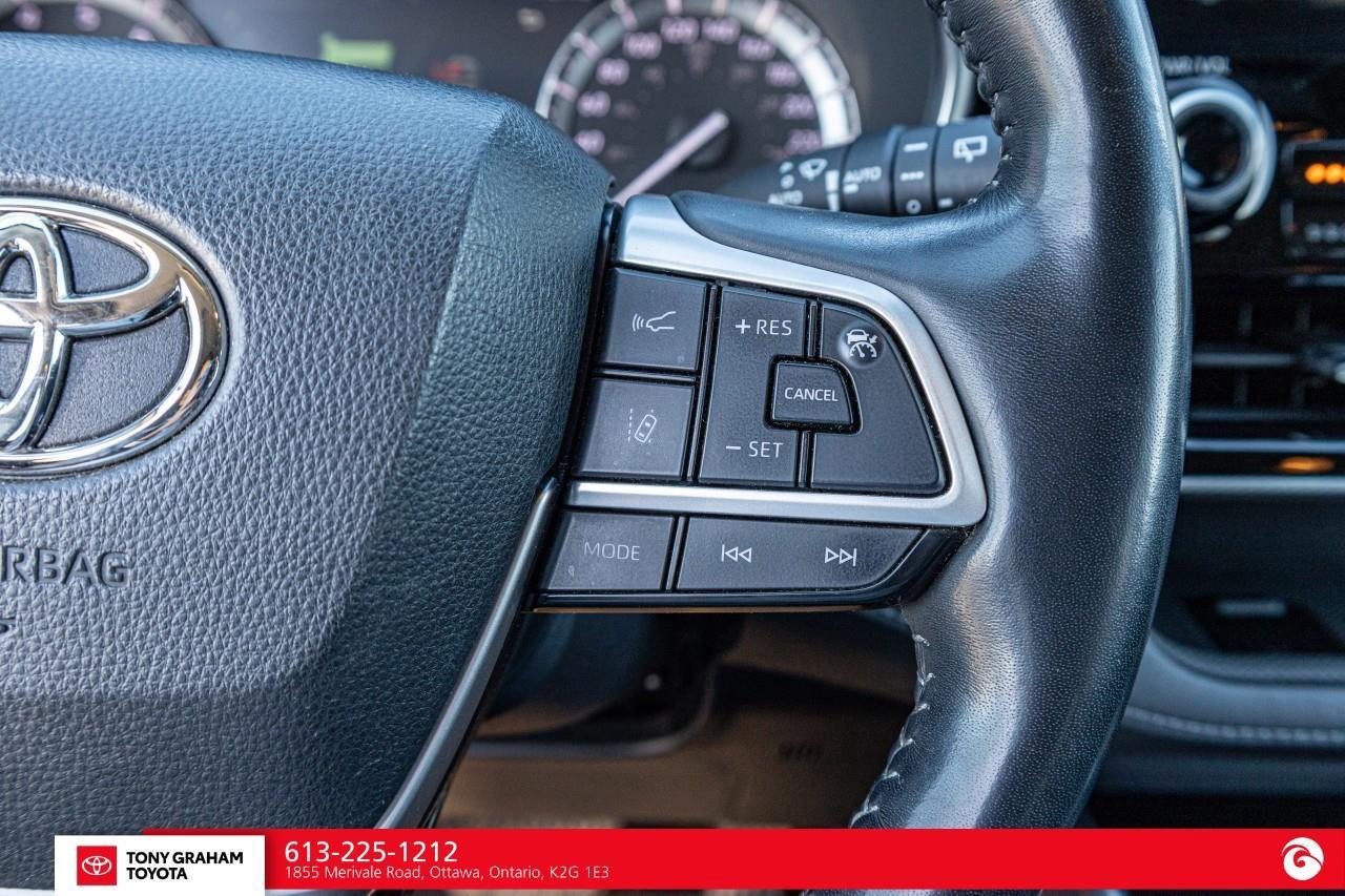 2022 Toyota Highlander LIMITED  Photo