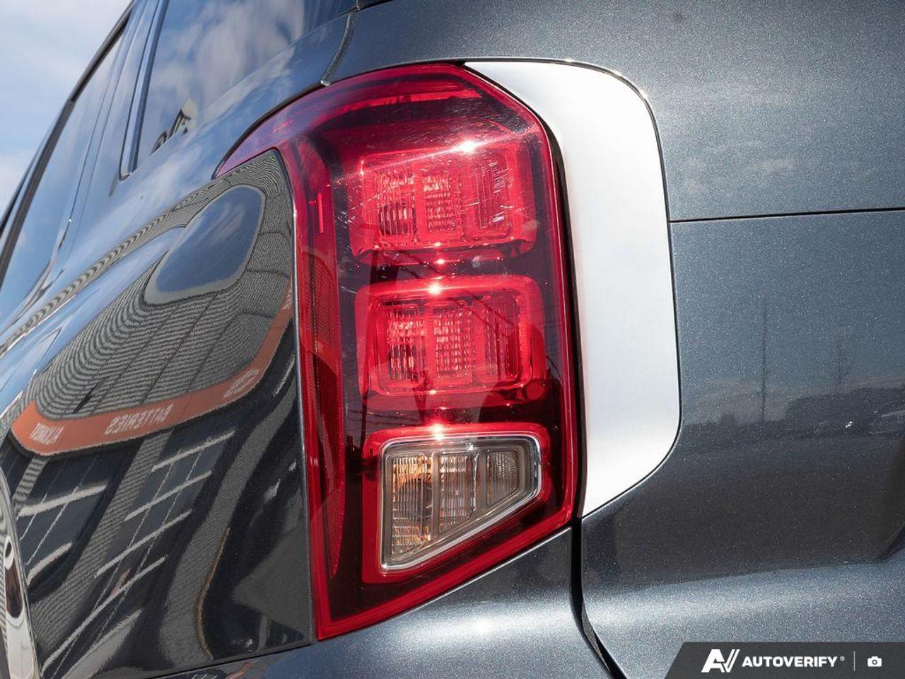 2025 Hyundai PALISADE Urban 7 Passenger NAVIGATION SYSTEM | HEATED STEERING WHEEL | POWER Photo