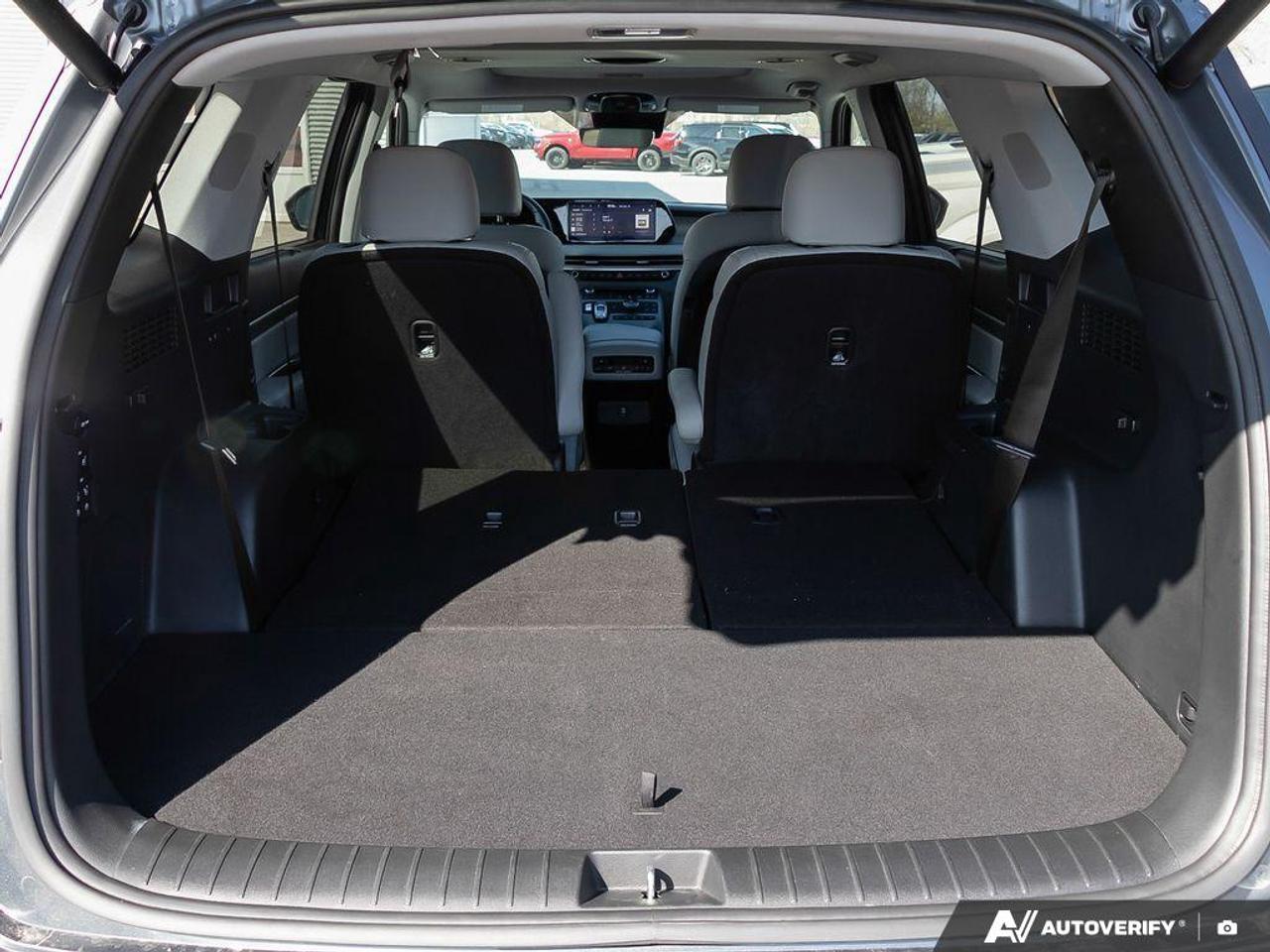 2025 Hyundai PALISADE Urban 7 Passenger NAVIGATION SYSTEM | HEATED STEERING WHEEL | POWER Photo