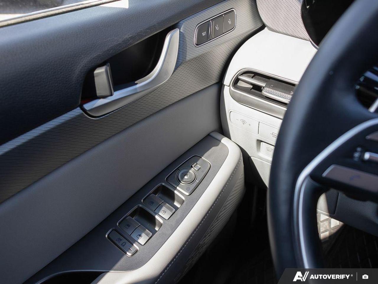2025 Hyundai PALISADE Urban 7 Passenger NAVIGATION SYSTEM | HEATED STEERING WHEEL | POWER Photo