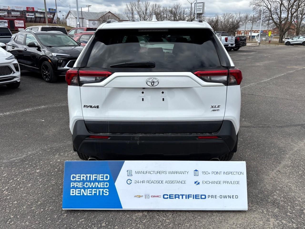 2019 Toyota RAV4 XLE Photo2