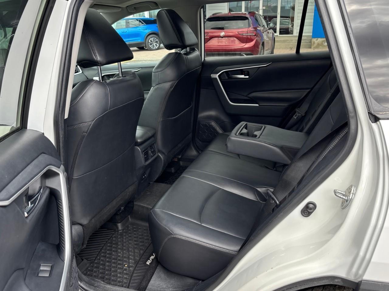 2019 Toyota RAV4 XLE Photo