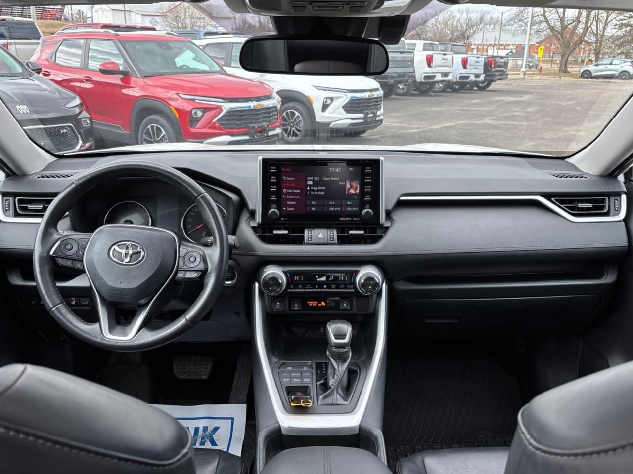 2019 Toyota RAV4 XLE Photo