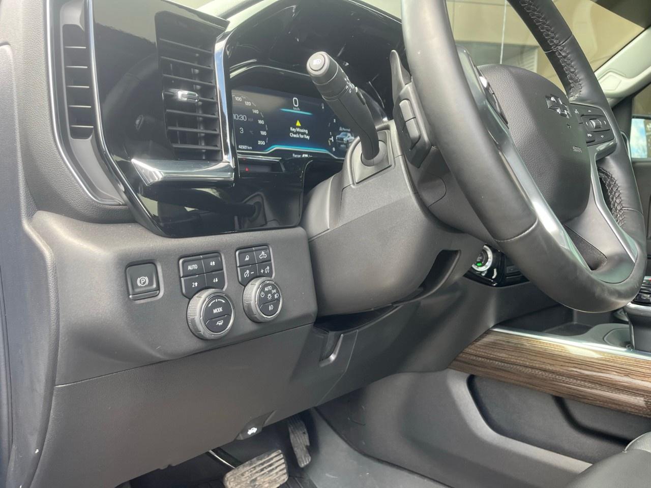 2024 Chevrolet Silverado 1500 Crew Cab Short Box 4-Wheel Drive LT Trail Boss Photo