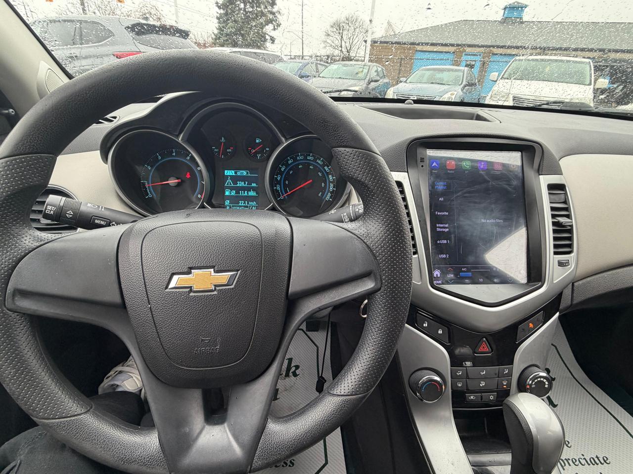 2013 Chevrolet Cruze LS Photo