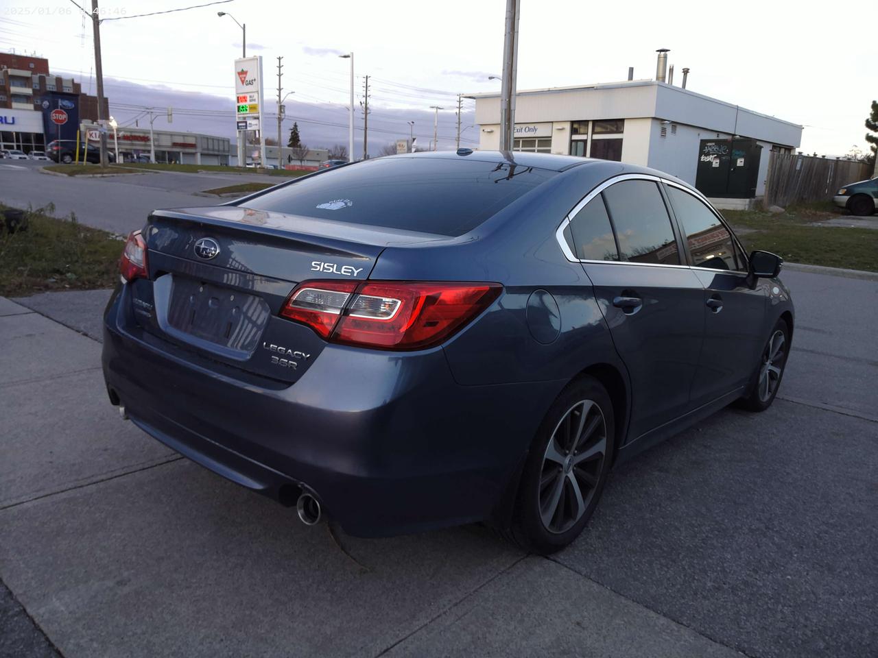 2016 Subaru Legacy 4dr Sdn CVT 3.6R w/Limited Pkg Photo3