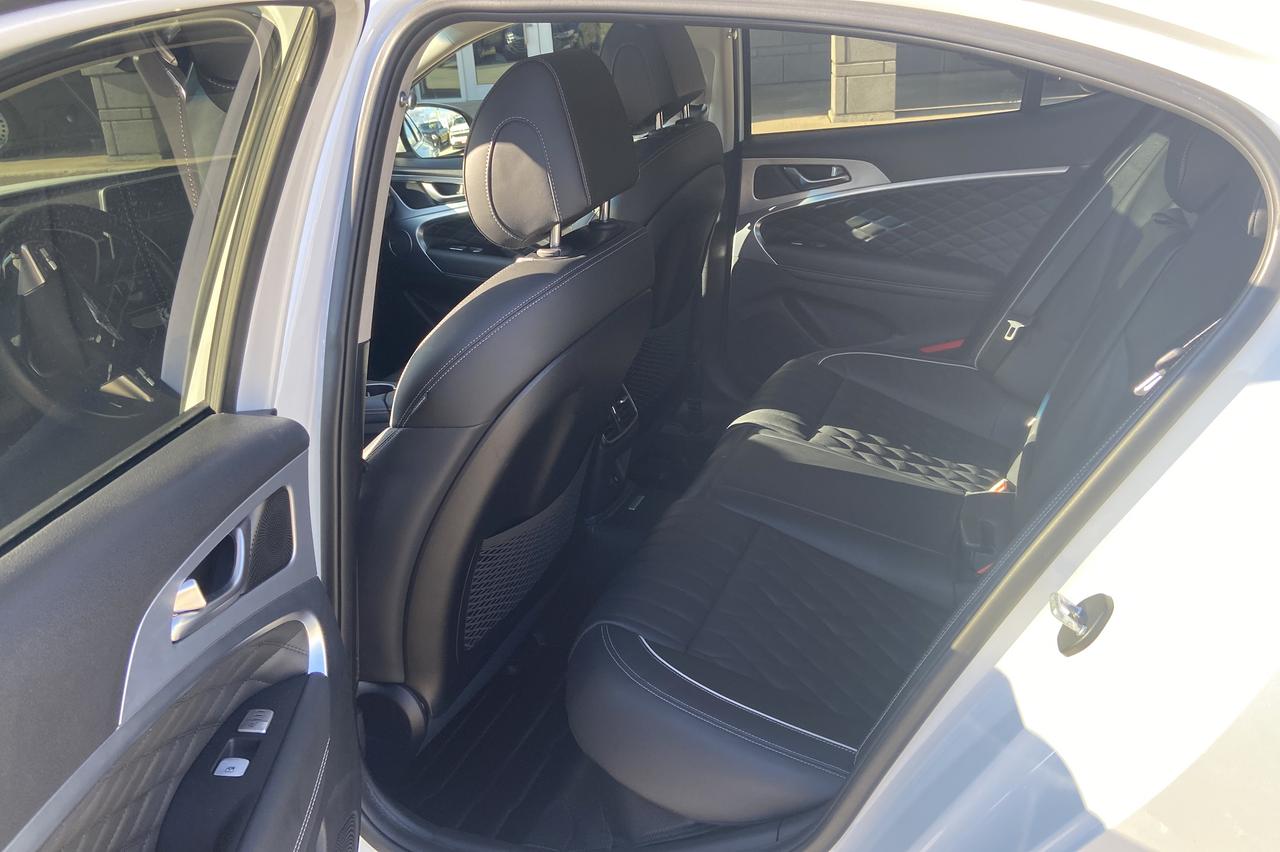 2021 Genesis G70 3.3T Prestige Photo