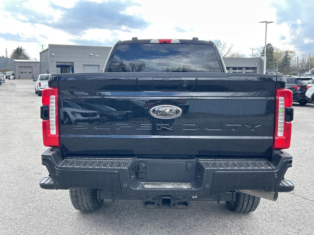 2026 Ford F-350 Super Duty SRW XLT 4WD Crew Cab 6.75' Box 613A Photo3
