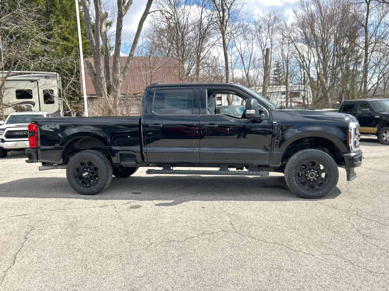 2026 Ford F-350 Super Duty SRW XLT 4WD Crew Cab 6.75' Box 613A Photo