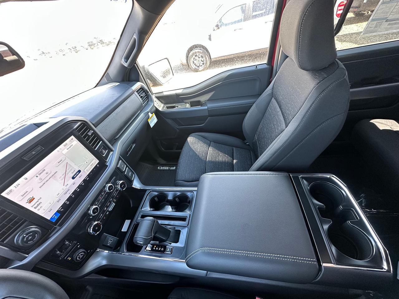 2026 Ford F-150 XLT 4WD SuperCrew 5.5' Box 302A Photo5