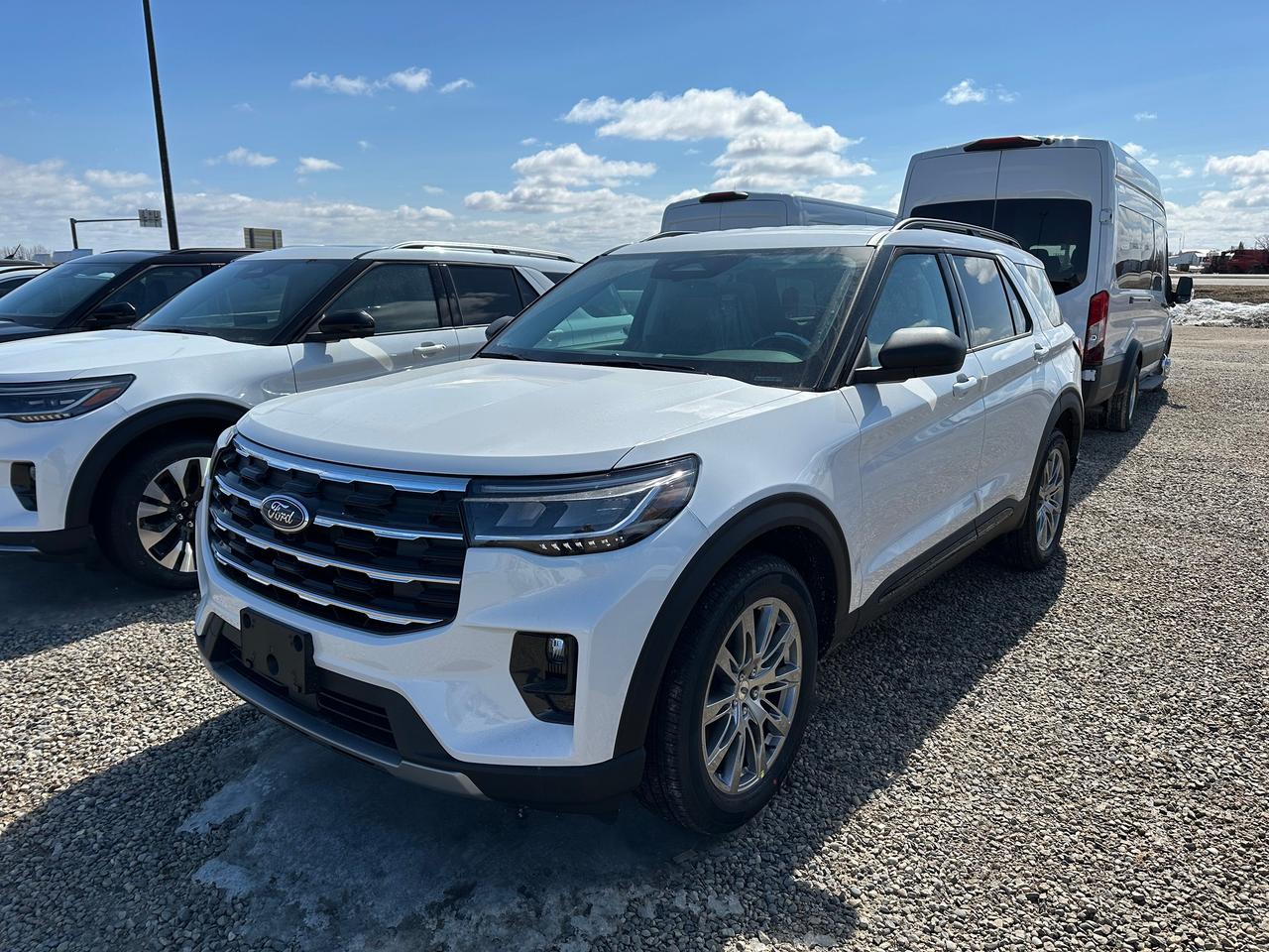 2026 Ford Explorer ACTIVE W/200A PKG 4WD 200A Photo5