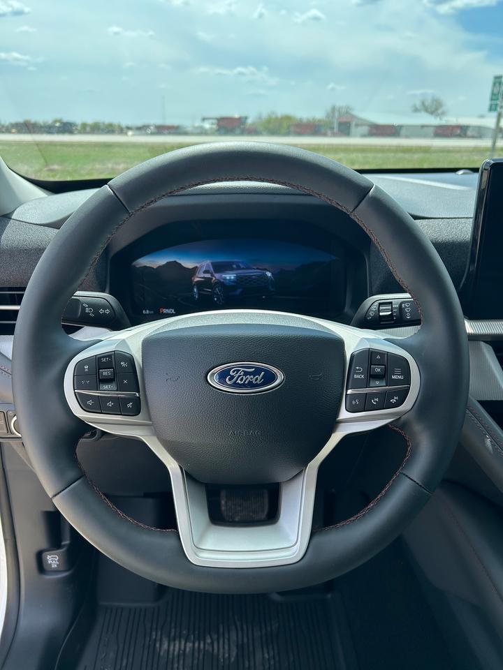 2026 Ford Explorer ACTIVE W/200A PKG 4WD 200A Photo5