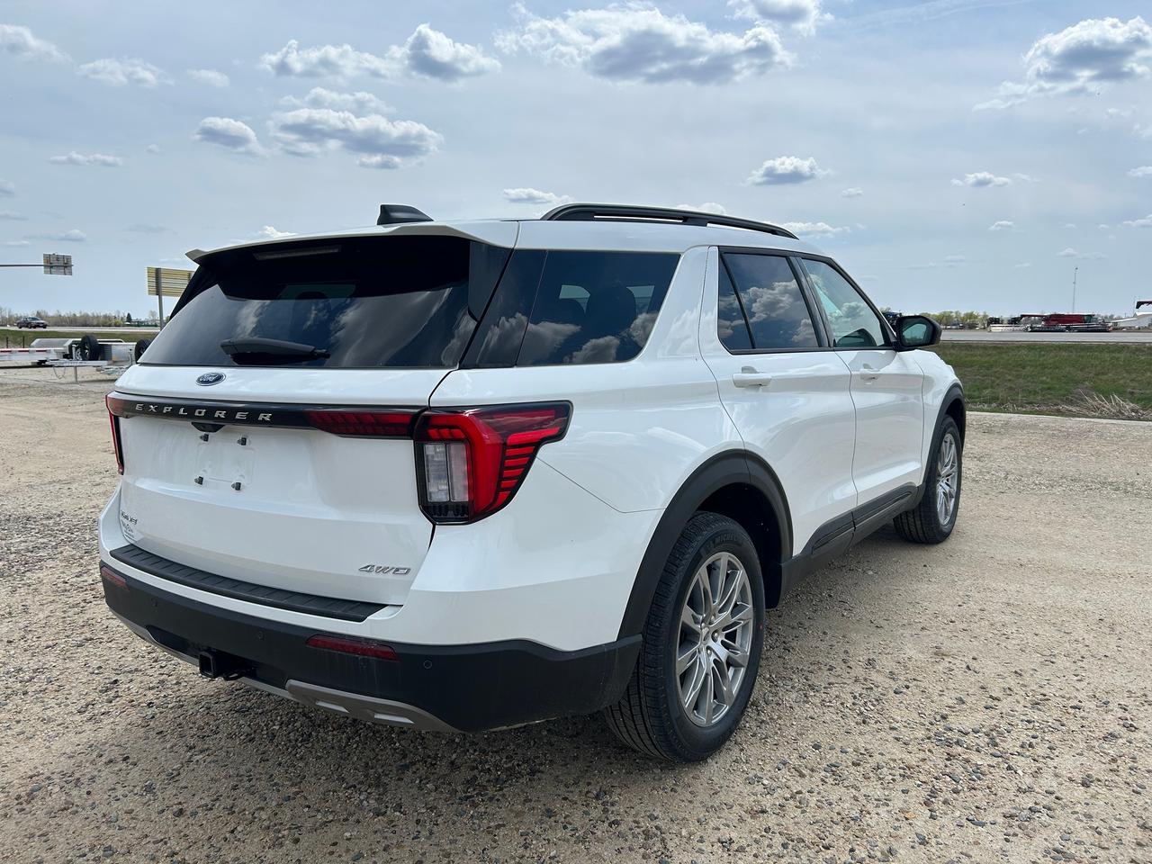 2026 Ford Explorer ACTIVE W/200A PKG 4WD 200A Photo5