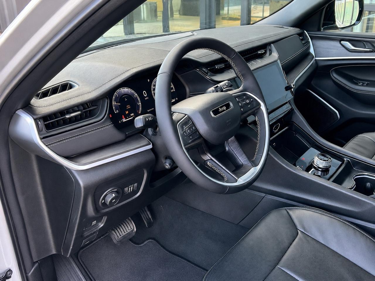2026 Jeep Grand Cherokee LIMITED RESERVE | Leather | Pano Roof | Pwr Trunk Photo