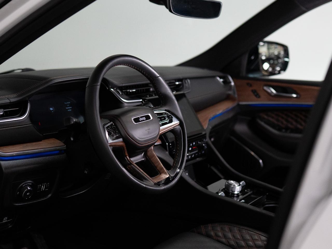 2024 Jeep Grand Cherokee SUMMIT | AIR SUSPENSION | MASSAGE | 20 IN Photo