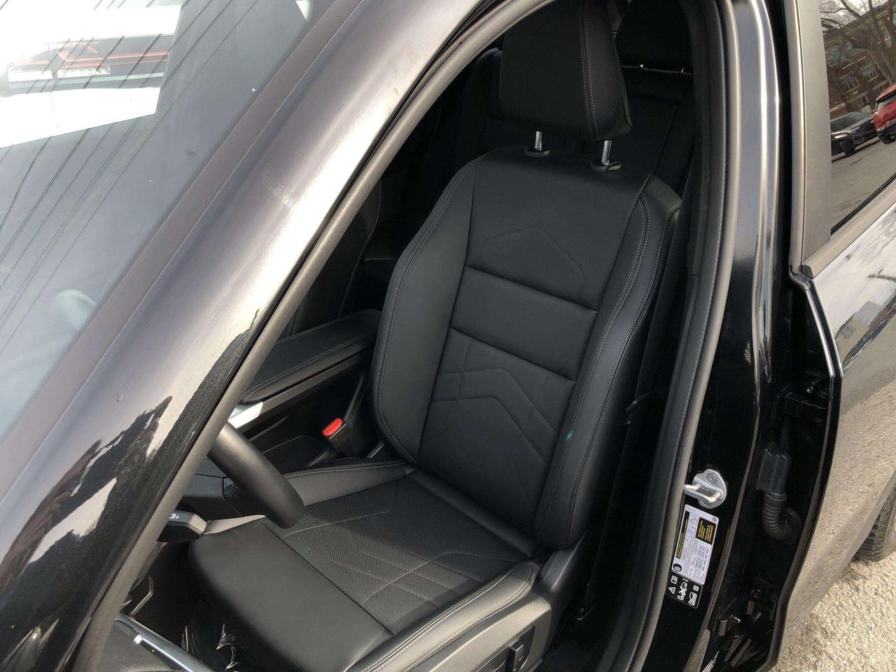 2025 BMW X1 xDrive28i VEGANZA INTERIOR, LANE DEPARTURE, DUAL CLIMATE CONTROL, NAVI, aND Photo