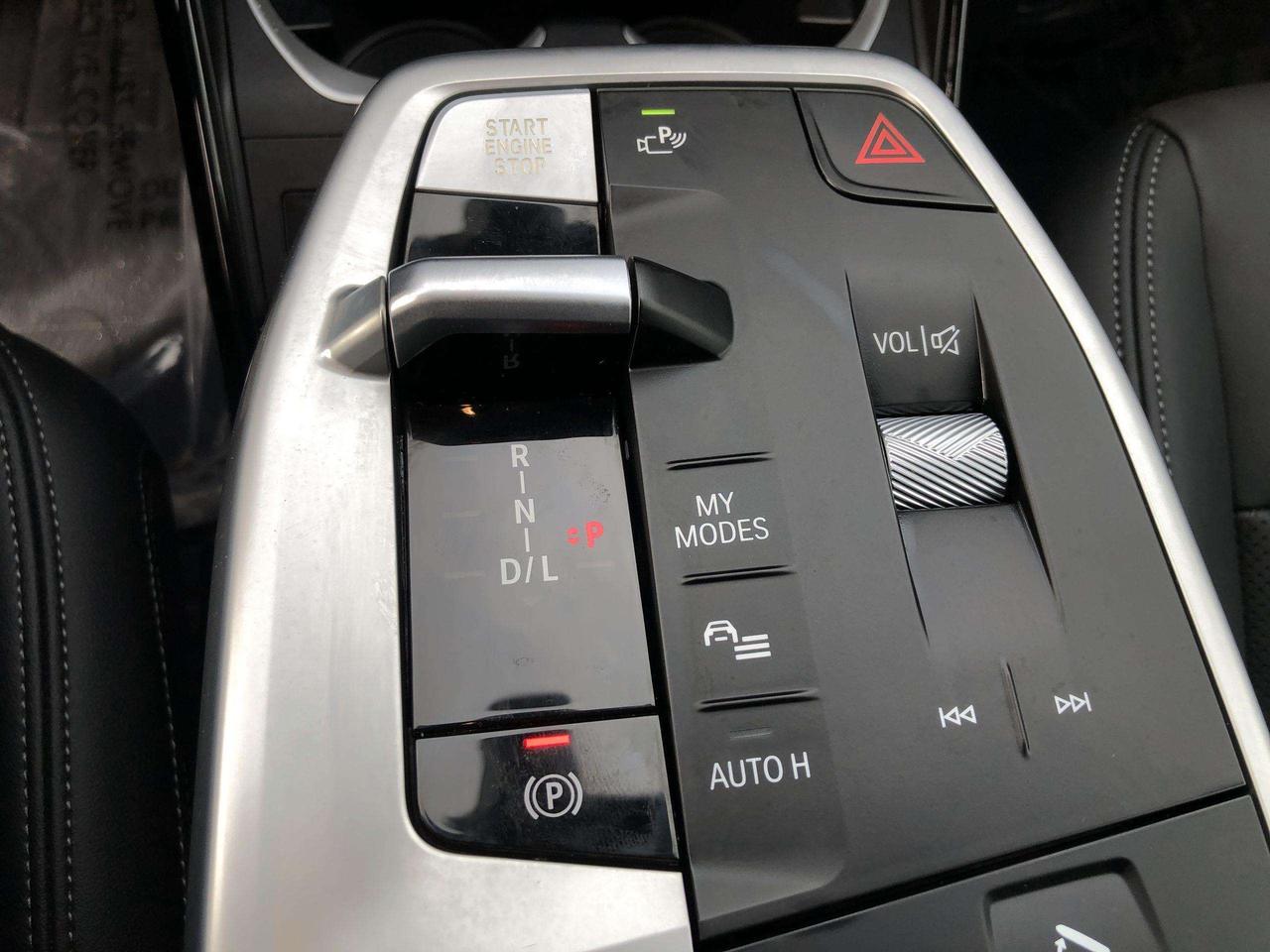 2025 BMW X1 xDrive28i VEGANZA INTERIOR, LANE DEPARTURE, DUAL CLIMATE CONTROL, NAVI, aND Photo