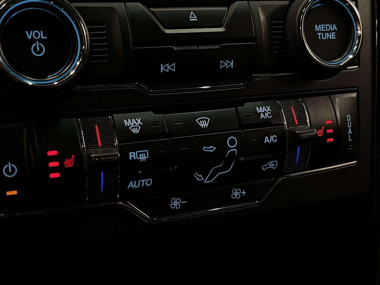 2017 Ford Explorer XLT SPORT AWD |7-PASS |LEATHER | SUNROOF | CARPLAY Photo
