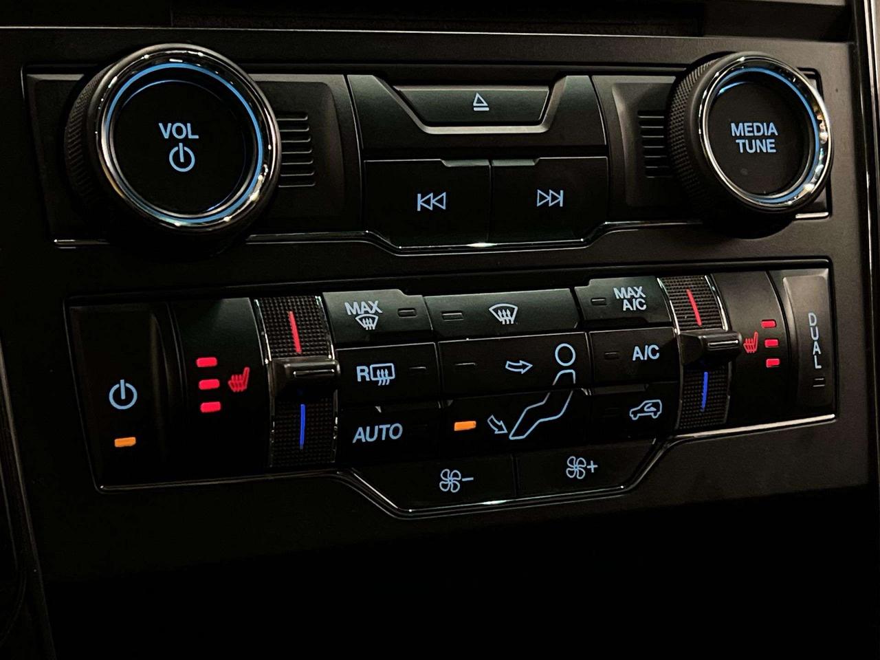 2017 Ford Explorer XLT SPORT AWD |7-PASS |LEATHER | SUNROOF | CARPLAY Photo