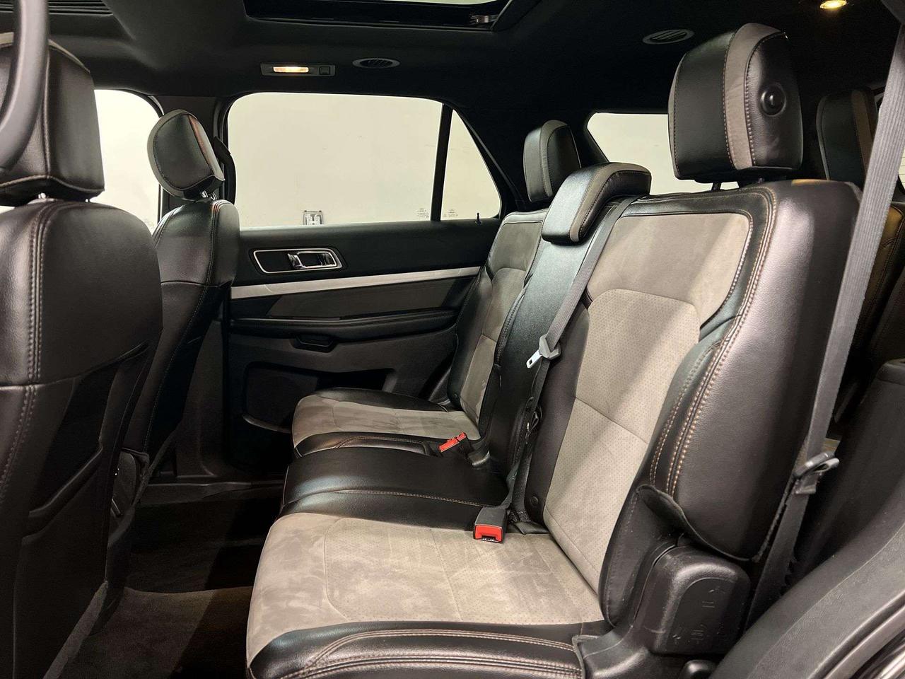 2017 Ford Explorer XLT SPORT AWD |7-PASS |LEATHER | SUNROOF | CARPLAY Photo