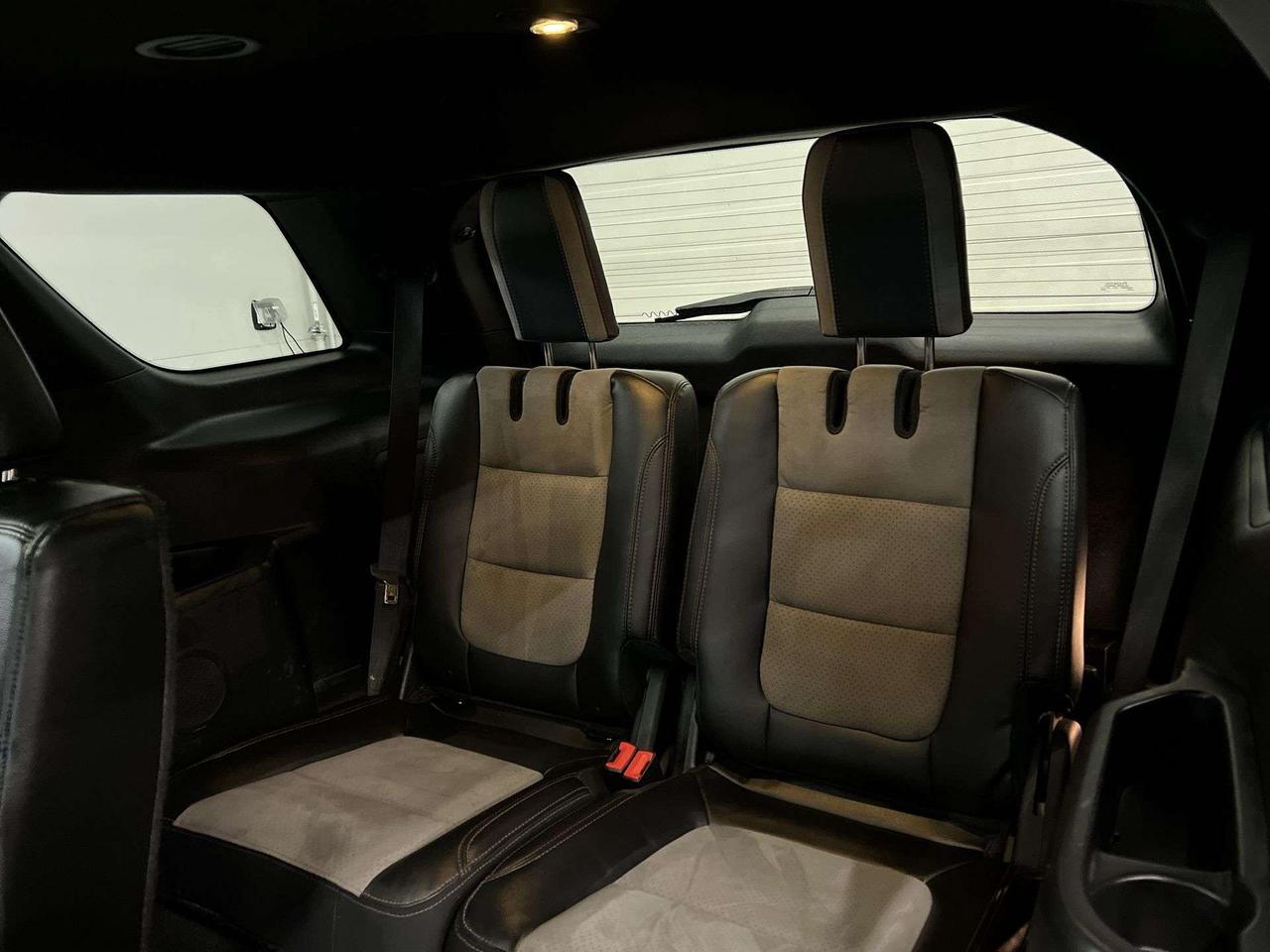 2017 Ford Explorer XLT SPORT AWD |7-PASS |LEATHER | SUNROOF | CARPLAY Photo