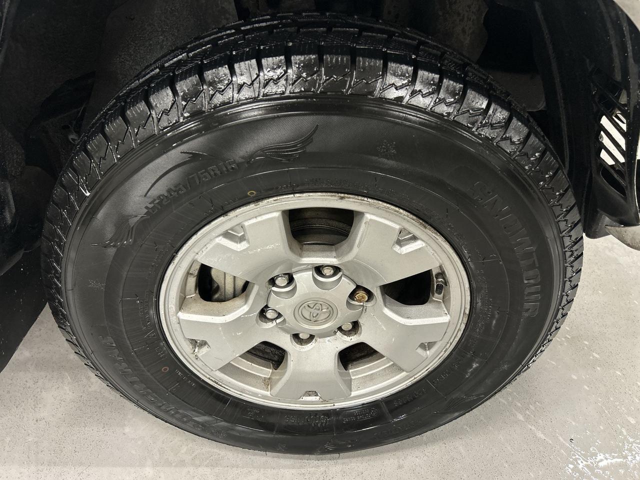 2010 Toyota Tacoma 4X4 | ALLOYS | REAR CAM | TOW PKG | RUNNING BOARDS Photo