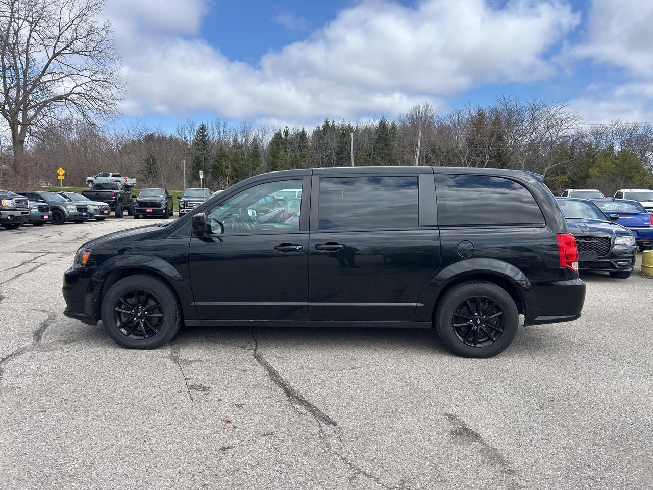 2020 Dodge Grand Caravan GT, CLEAN CARFAX, POWER DOORS, REMOTE START! - Photo #3