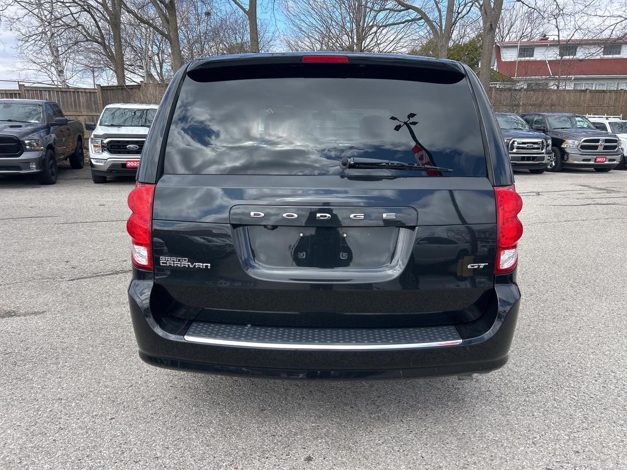 2020 Dodge Grand Caravan GT, CLEAN CARFAX, POWER DOORS, REMOTE START! - Photo #5