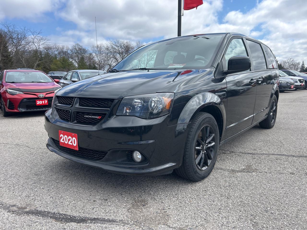 2020 Dodge Grand Caravan GT, CLEAN CARFAX, POWER DOORS, REMOTE START! - Photo #2