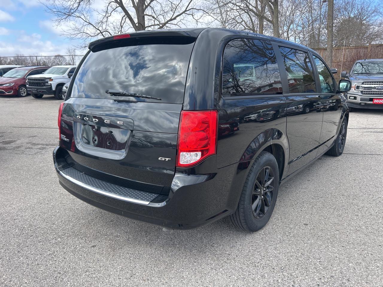 2020 Dodge Grand Caravan GT, CLEAN CARFAX, POWER DOORS, REMOTE START! - Photo #6