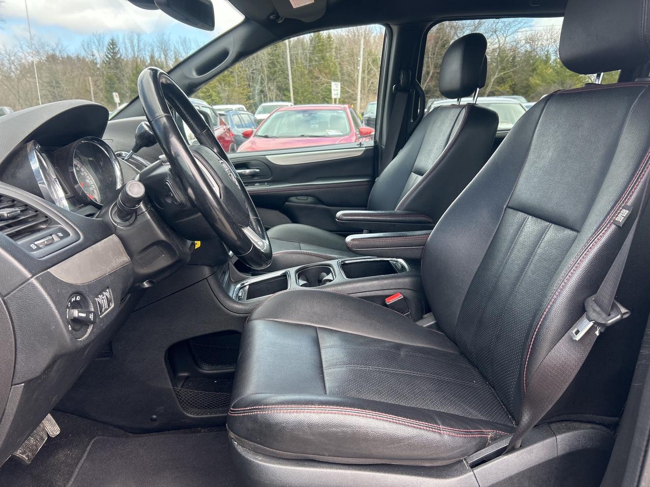 2020 Dodge Grand Caravan GT, CLEAN CARFAX, POWER DOORS, REMOTE START! - Photo #14