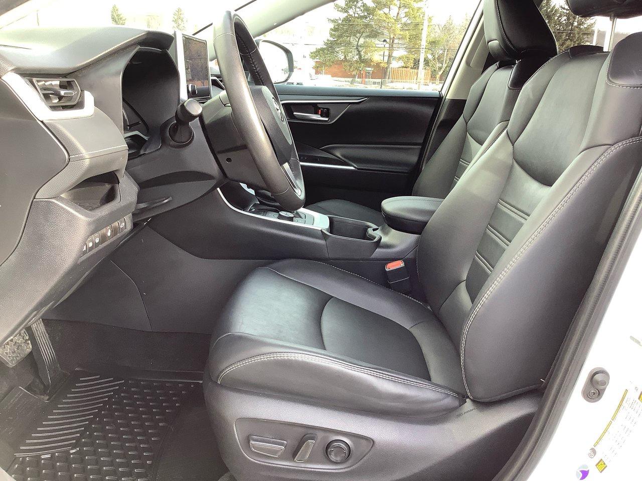 2023 Toyota RAV4 Hybrid XLE Photo