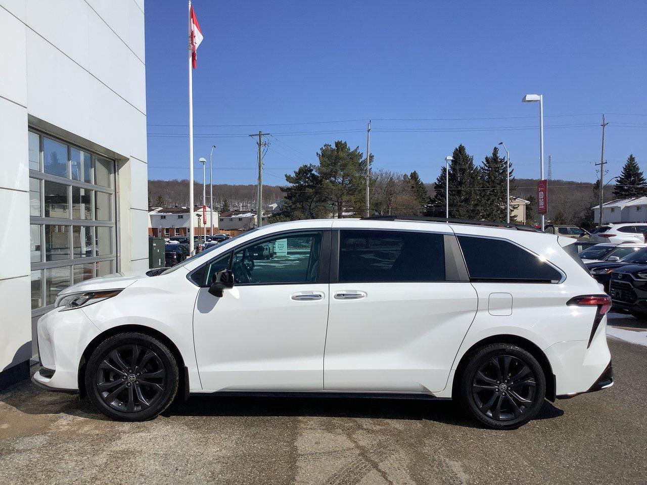 2023 Toyota Sienna  Photo