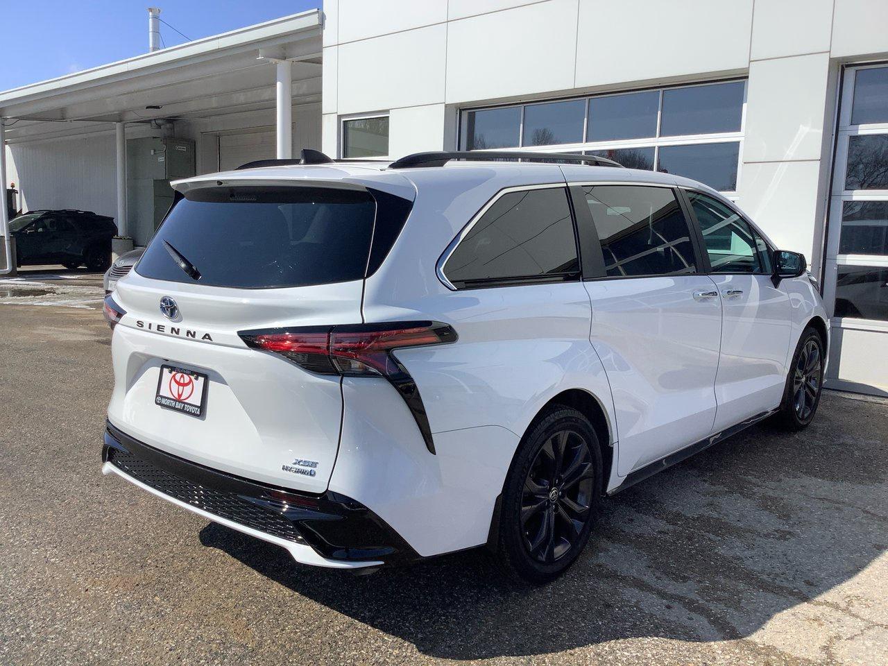 2023 Toyota Sienna  Photo